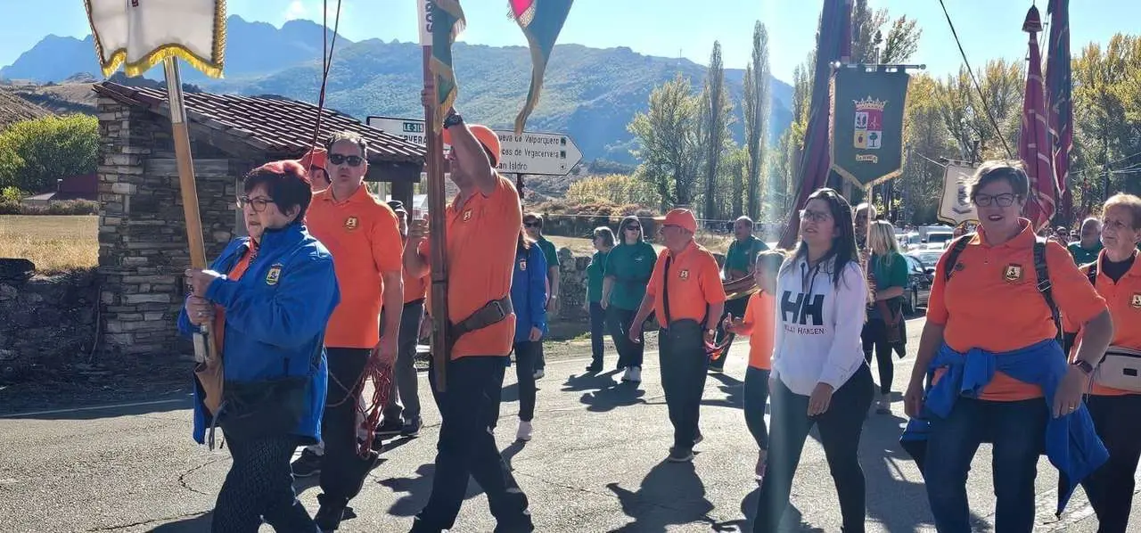 Participantes y visitantes durante la XXV Feria Tradicional de C&aacute;rmenes, que llen&oacute; el municipio de color, m&uacute;sica y tradici&oacute;n. | Le&oacute;n 24 Horas