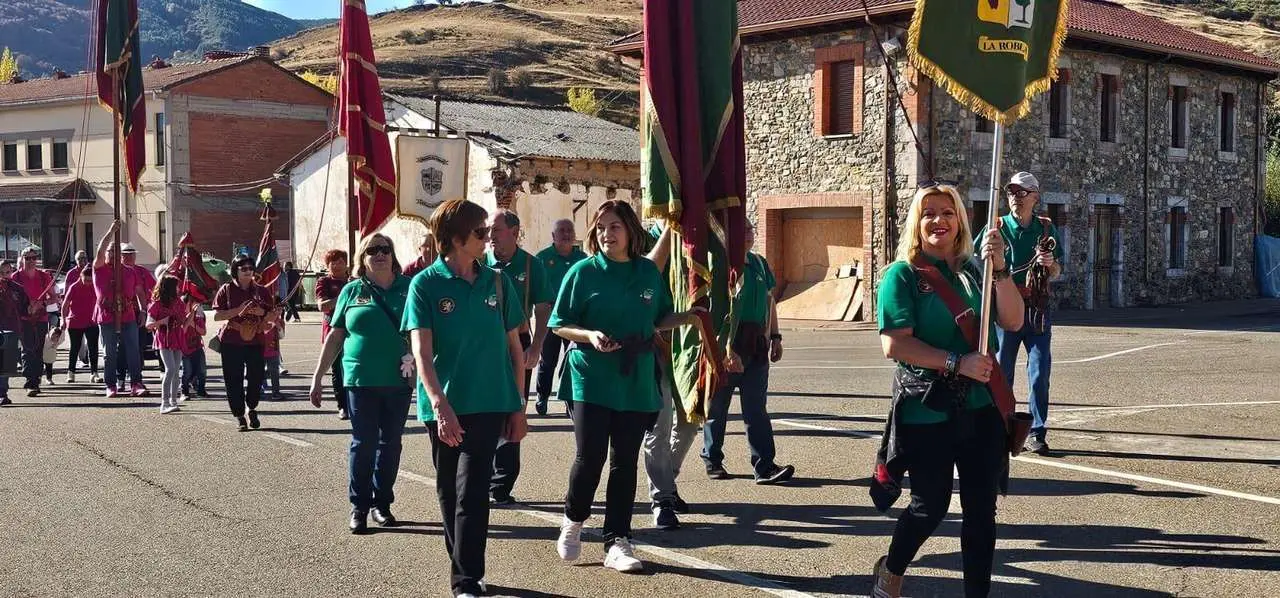 Participantes y visitantes durante la XXV Feria Tradicional de C&aacute;rmenes, que llen&oacute; el municipio de color, m&uacute;sica y tradici&oacute;n. | Le&oacute;n 24 Horas