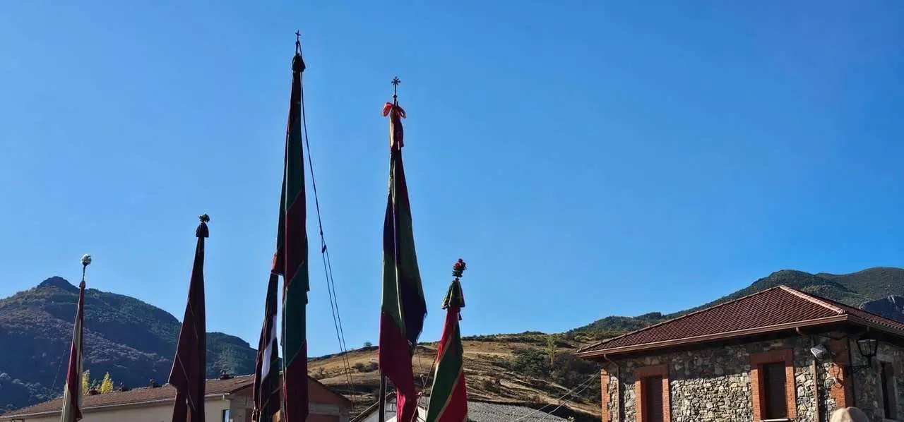 Participantes y visitantes durante la XXV Feria Tradicional de C&aacute;rmenes, que llen&oacute; el municipio de color, m&uacute;sica y tradici&oacute;n. | Le&oacute;n 24 Horas