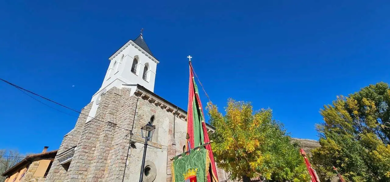 Participantes y visitantes durante la XXV Feria Tradicional de C&aacute;rmenes, que llen&oacute; el municipio de color, m&uacute;sica y tradici&oacute;n. | Le&oacute;n 24 Horas