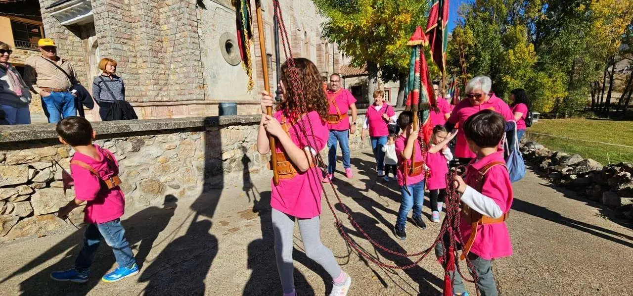 Participantes y visitantes durante la XXV Feria Tradicional de C&aacute;rmenes, que llen&oacute; el municipio de color, m&uacute;sica y tradici&oacute;n. | Le&oacute;n 24 Horas