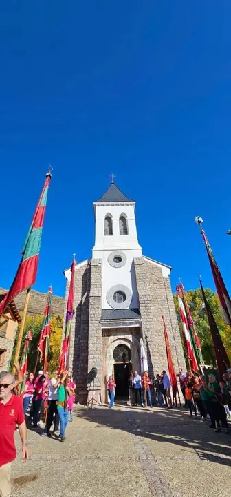 Participantes y visitantes durante la XXV Feria Tradicional de C&aacute;rmenes, que llen&oacute; el municipio de color, m&uacute;sica y tradici&oacute;n. | Le&oacute;n 24 Horas