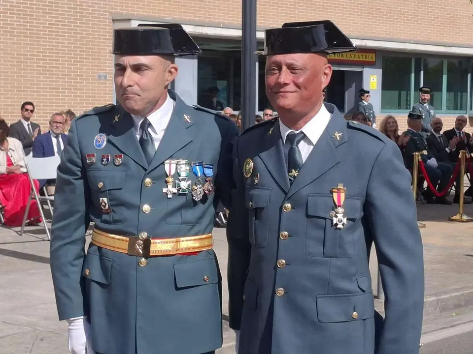 Autoridades y mandos de la Guardia Civil durante el acto del Pilar en Ponferrada. | ICAL
