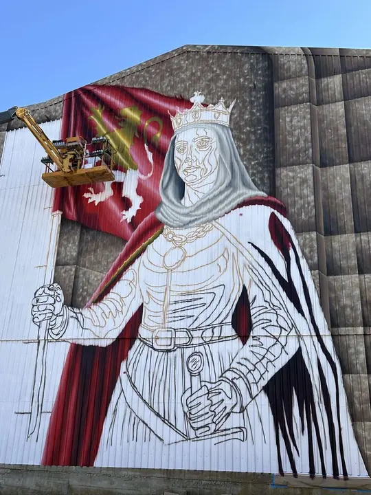 El mural es visible desde el Puente Canto | APL - Le&oacute;n24Horas
