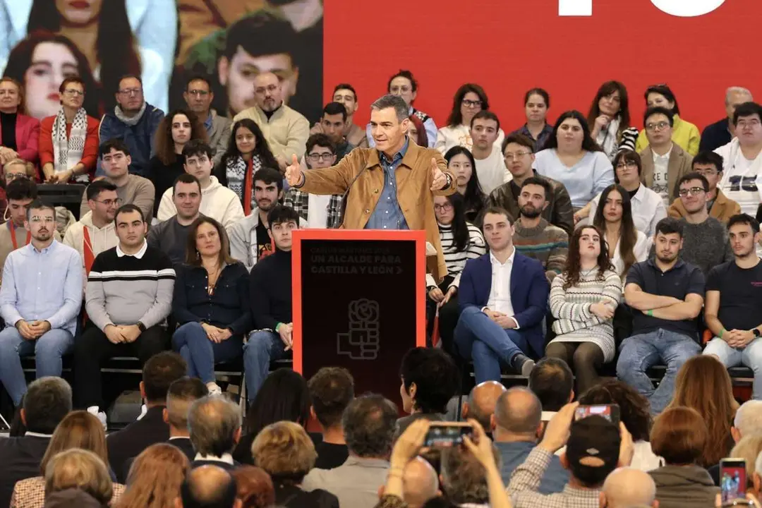 Pedro S&aacute;nchez clausura las jornadas del PSOE en Le&oacute;n junto a Carlos Mart&iacute;nez. | Campillo ICAL