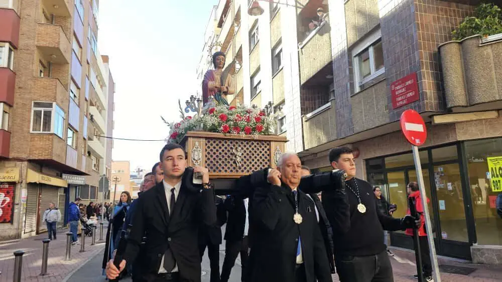 Procesi&oacute;n de San Claudio con la Cofrad&iacute;a del Santo Cristo de la Bienaventuranza. | Le&oacute;n 24 Horas