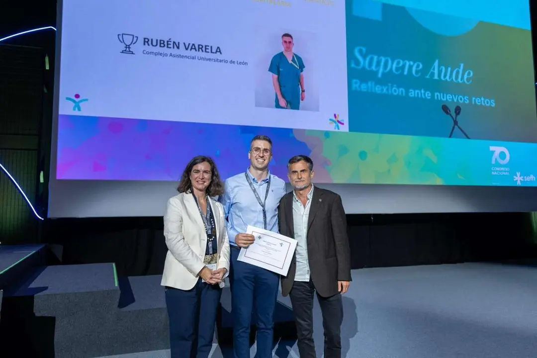 Rub&eacute;n Varela, en el centro