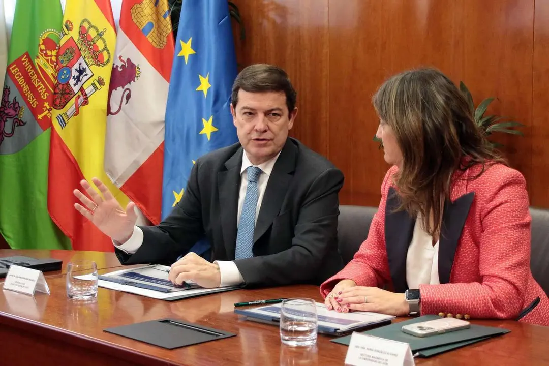 El presidente de la Junta de Castilla y Le&oacute;n, Alfonso Fern&aacute;ndez Ma&ntilde;ueco, se re&uacute;ne con la rectora de la Universidad de Le&oacute;n, Nuria Gonz&aacute;lez &Aacute;lvarez. ICAL