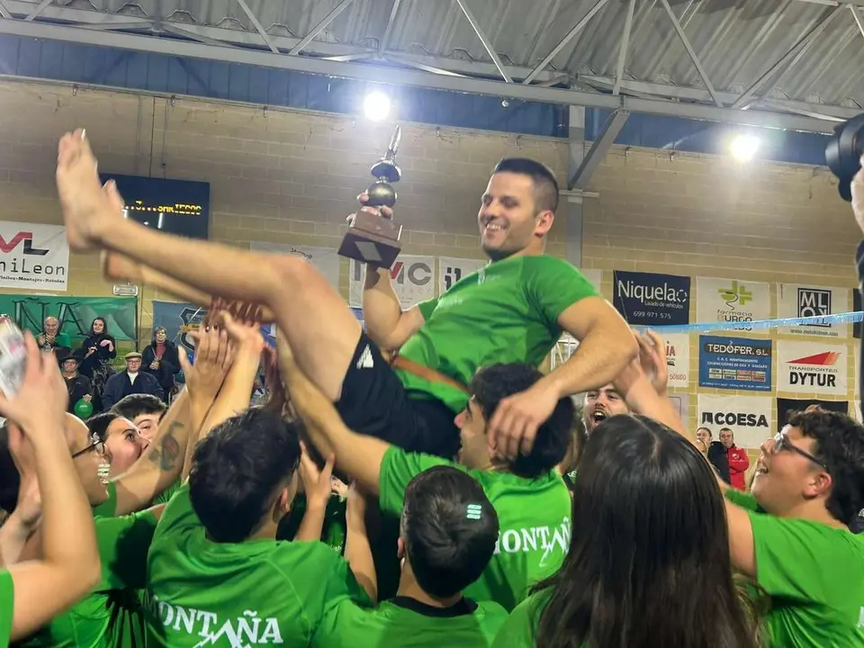 Ambiente, celebraci&oacute;n y entrega de premios en el corro de Sariegos | Le&oacute;n 24 Horas