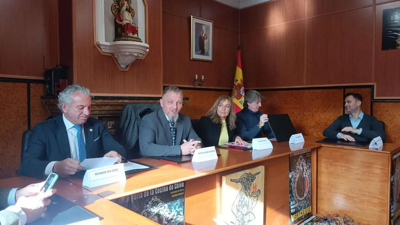  XXXIV Feria de la Cecina de Chivo de Vegacervera a la que asisten el delegado del Gobierno, Nicanor Sen, y el secretario general del PSOE de Castilla y Le&oacute;n y candidato a la Presidencia de la Junta, Carlos Mart&iacute;nez. 