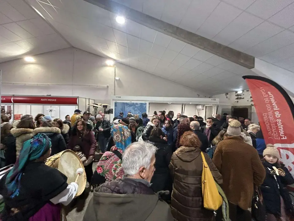 Ambiente en el recinto ferial de las  XXVIII Jornadas de la Matanza en Puebla de Lillo. Le&oacute;n 24 horas.