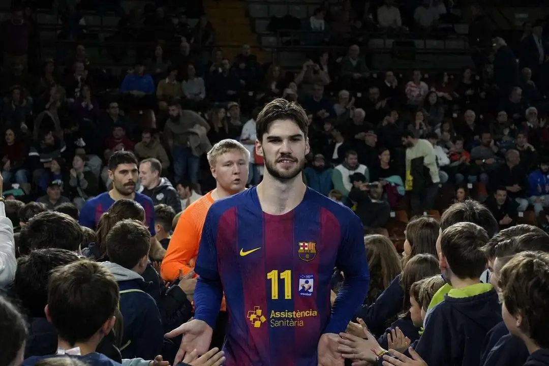 Partido entre el Abanca Ademar y el FC Barcelona. Fotograf&iacute;a: a.mproducciones