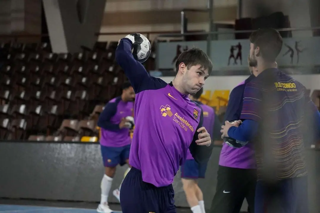 Partido entre el Abanca Ademar y el FC Barcelona. Fotograf&iacute;a: a.mproducciones
