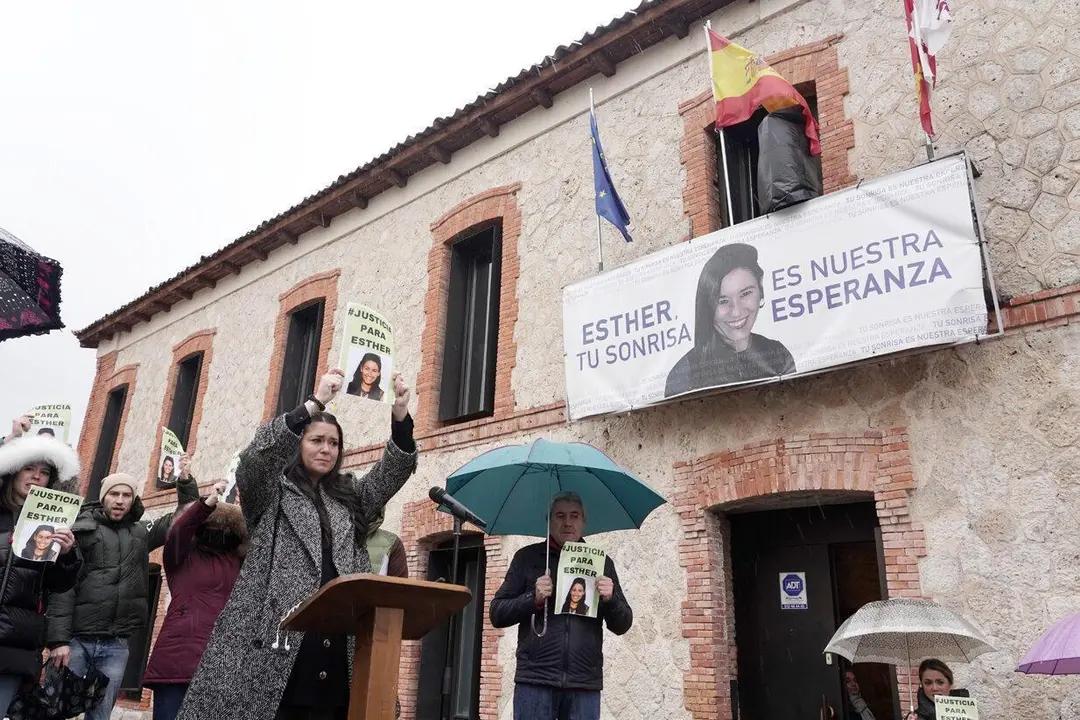 Concentraci&oacute;n en Traspinedo para pedir justicia para Esther L&oacute;pez cuando se cumplieron dos a&ntilde;os de su desaparici&oacute;n y muerte. Pronto har&aacute; cuatro. | ICAL
