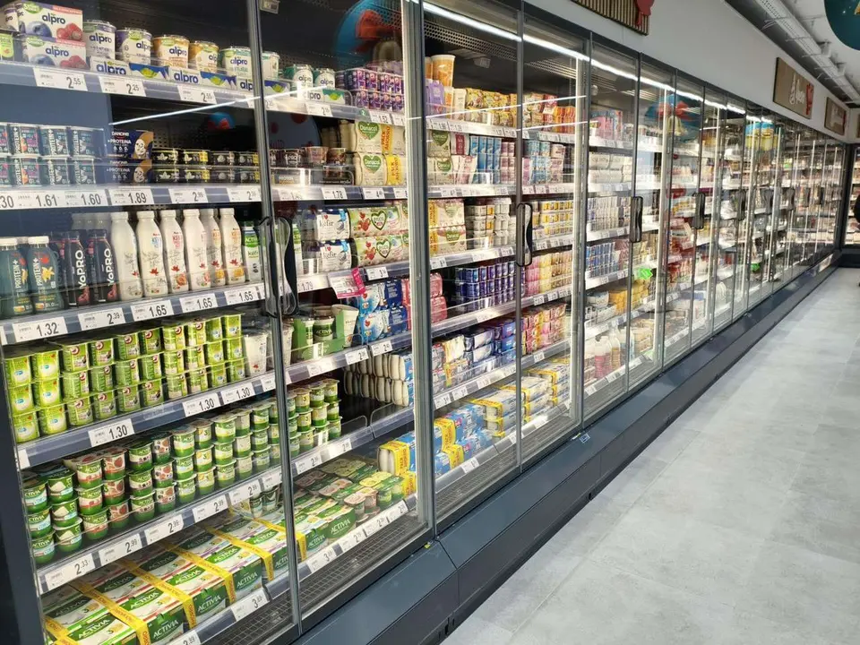 El Alcampo de Eras reabre sus puertas tras una reforma integral de sus instalaciones.