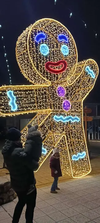 Decoraci&oacute;n navide&ntilde;a en Almanza. Le&oacute;n 24 Horas.