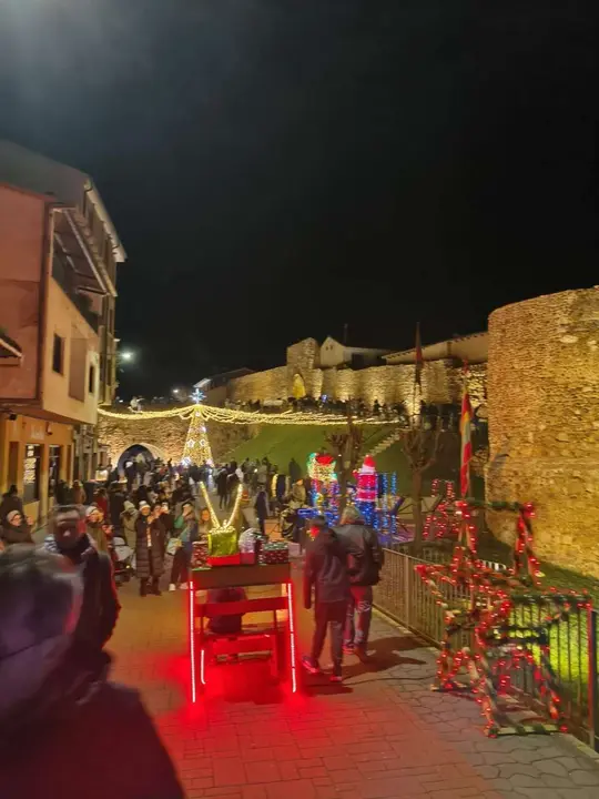 Decoraci&oacute;n navide&ntilde;a en Almanza. Le&oacute;n 24 Horas.