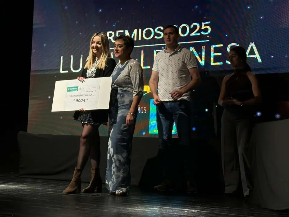 Participantes y premiados en la gala de la lucha leonesa celebrada en el auditorio Caf&eacute; Quijano. Le&oacute;n 24 horas.