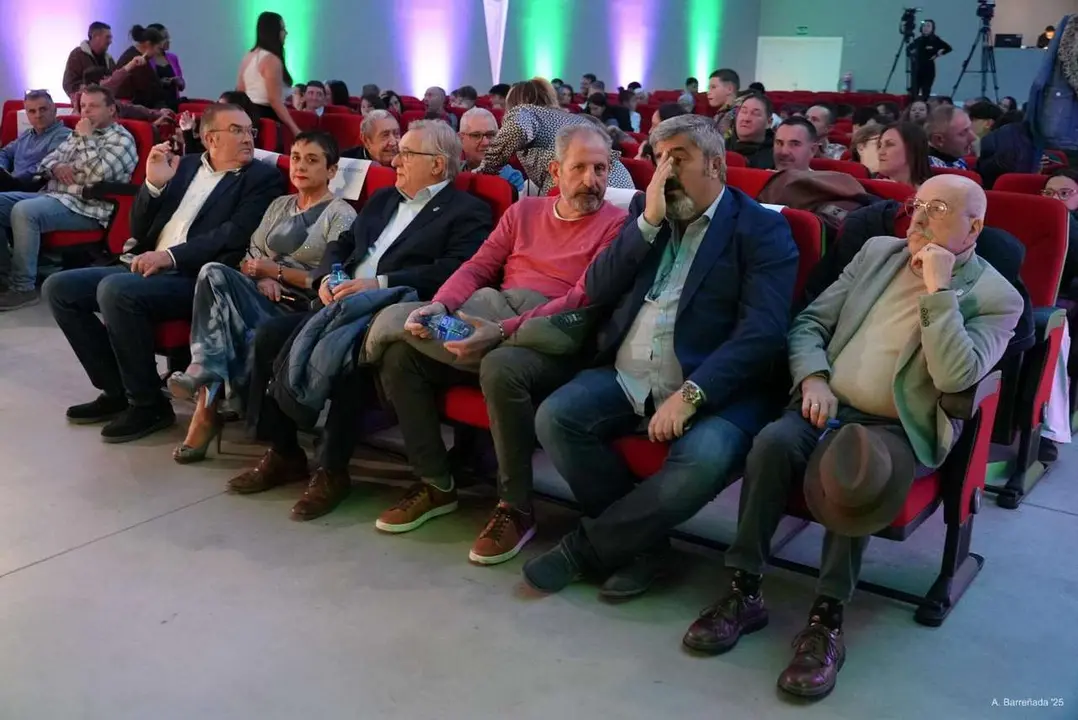 Participantes y premiados en la gala de la lucha leonesa celebrada en el auditorio Caf&eacute; Quijano. Antonio Barre&ntilde;ada.