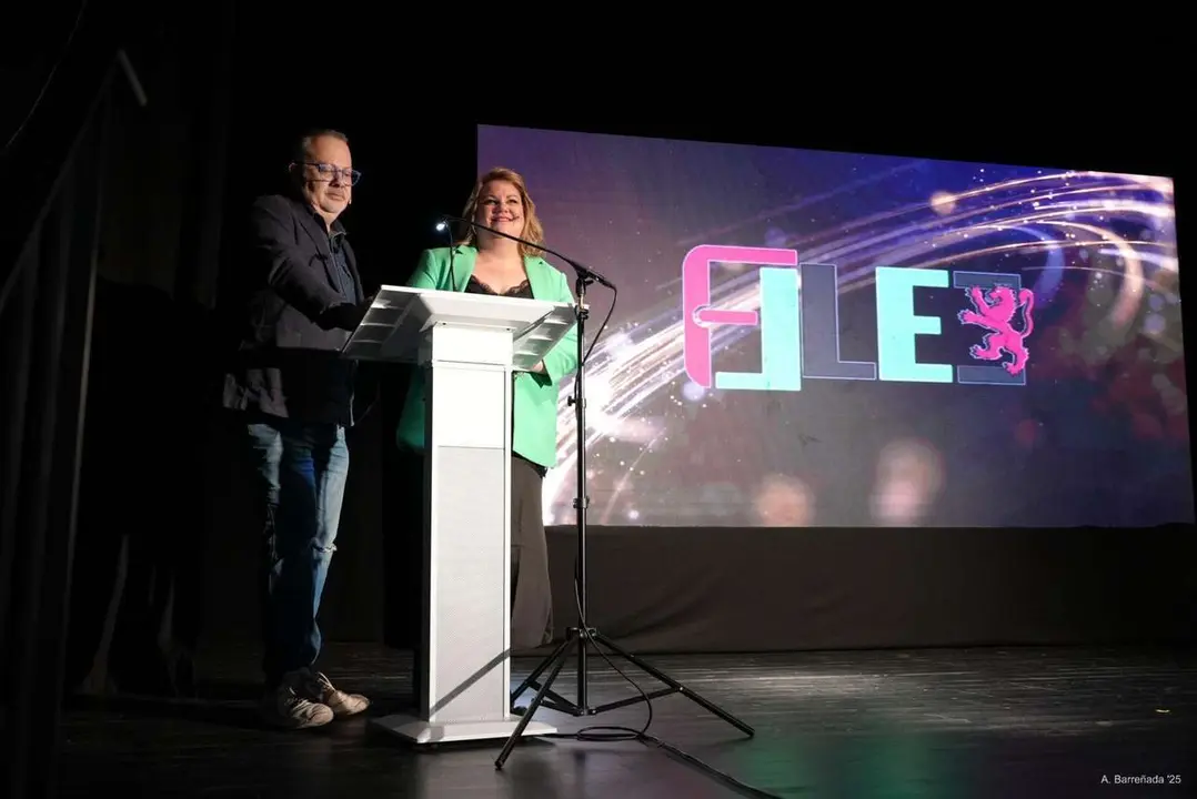 Participantes y premiados en la gala de la lucha leonesa celebrada en el auditorio Caf&eacute; Quijano. Antonio Barre&ntilde;ada.