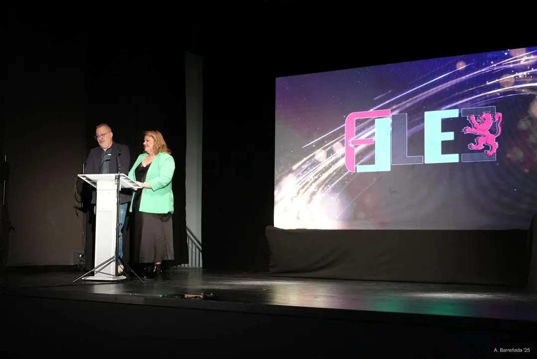 Participantes y premiados en la gala de la lucha leonesa celebrada en el auditorio Caf&eacute; Quijano. Antonio Barre&ntilde;ada.