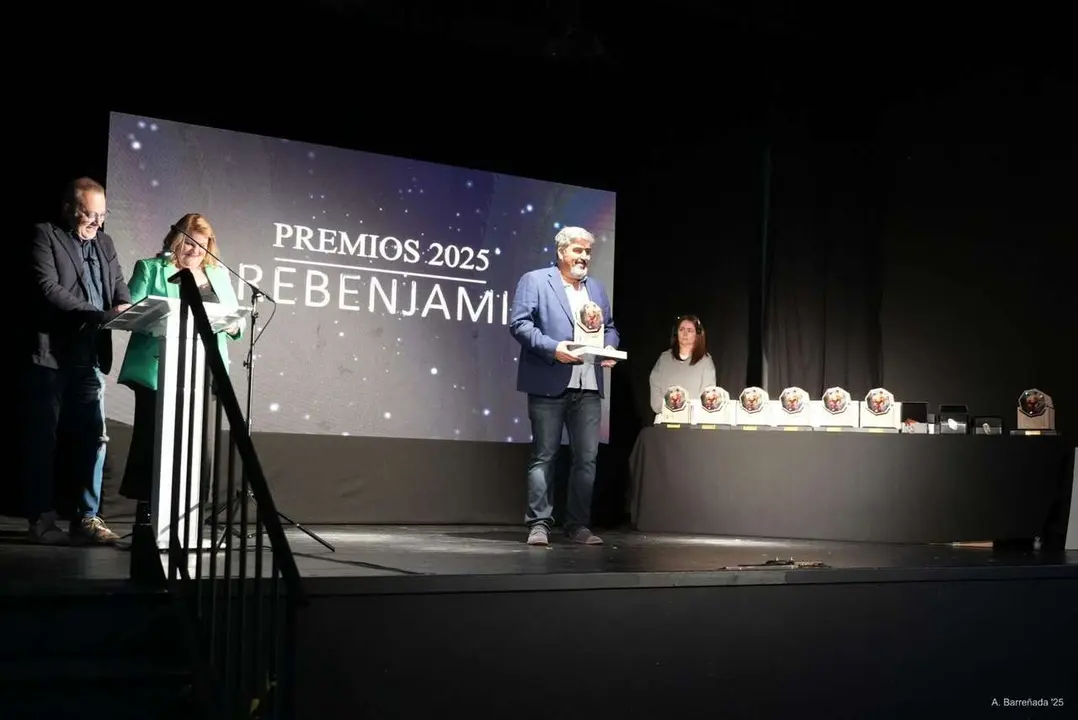 Participantes y premiados en la gala de la lucha leonesa celebrada en el auditorio Caf&eacute; Quijano. Antonio Barre&ntilde;ada.