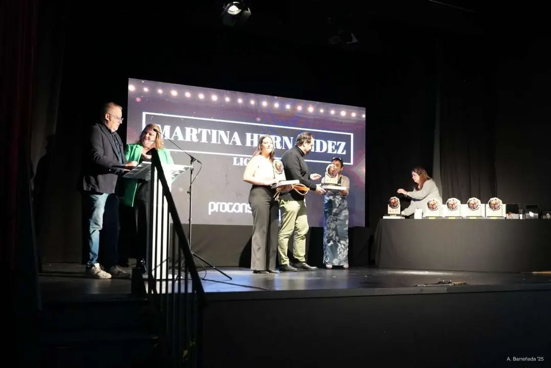 Participantes y premiados en la gala de la lucha leonesa celebrada en el auditorio Caf&eacute; Quijano. Antonio Barre&ntilde;ada.