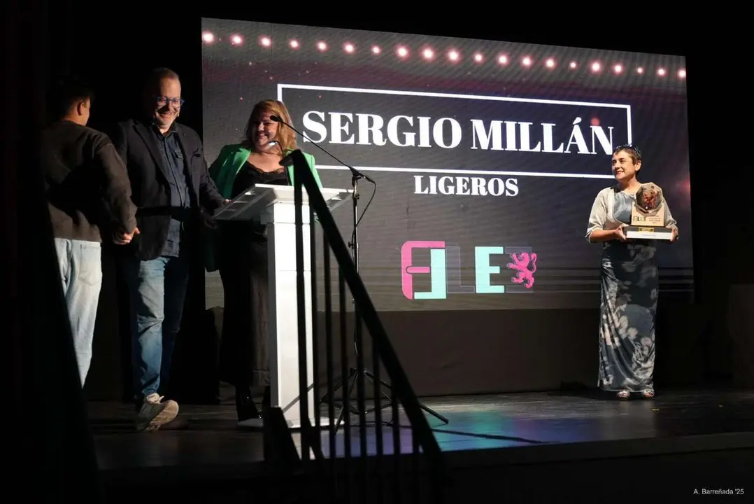 Participantes y premiados en la gala de la lucha leonesa celebrada en el auditorio Caf&eacute; Quijano. Antonio Barre&ntilde;ada.