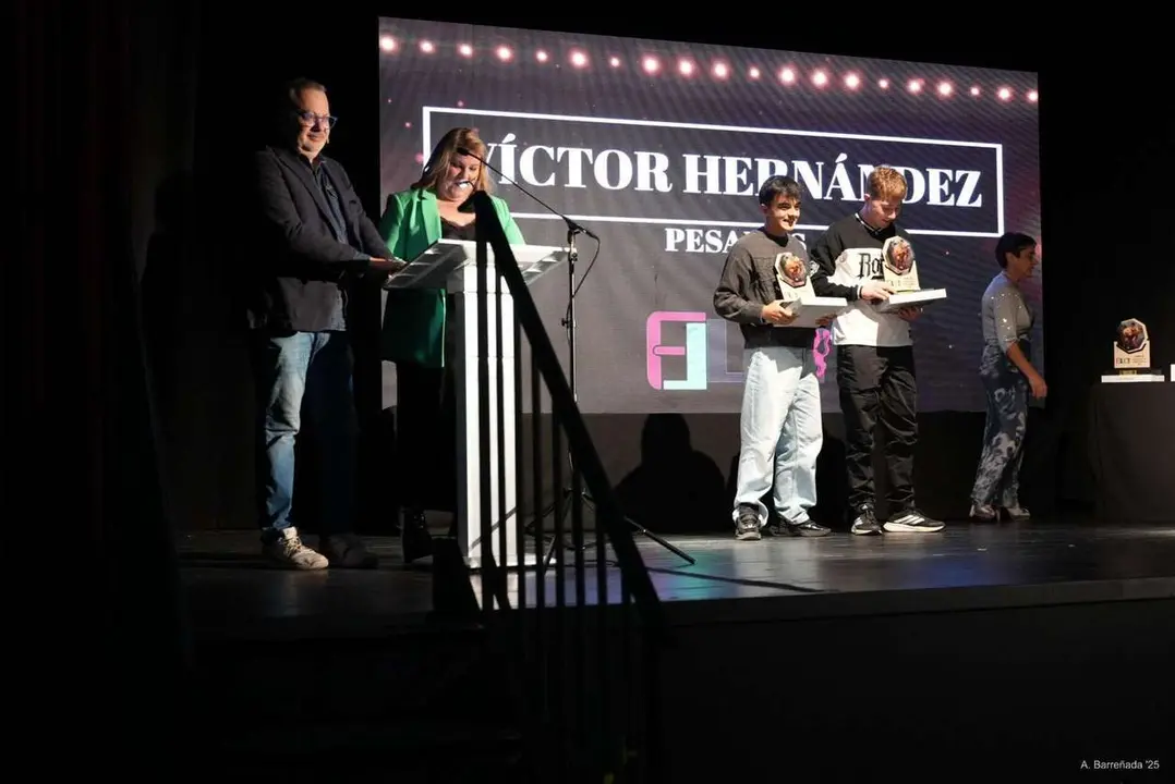 Participantes y premiados en la gala de la lucha leonesa celebrada en el auditorio Caf&eacute; Quijano. Antonio Barre&ntilde;ada.