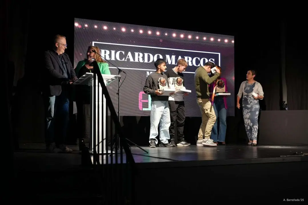 Participantes y premiados en la gala de la lucha leonesa celebrada en el auditorio Caf&eacute; Quijano. Antonio Barre&ntilde;ada.