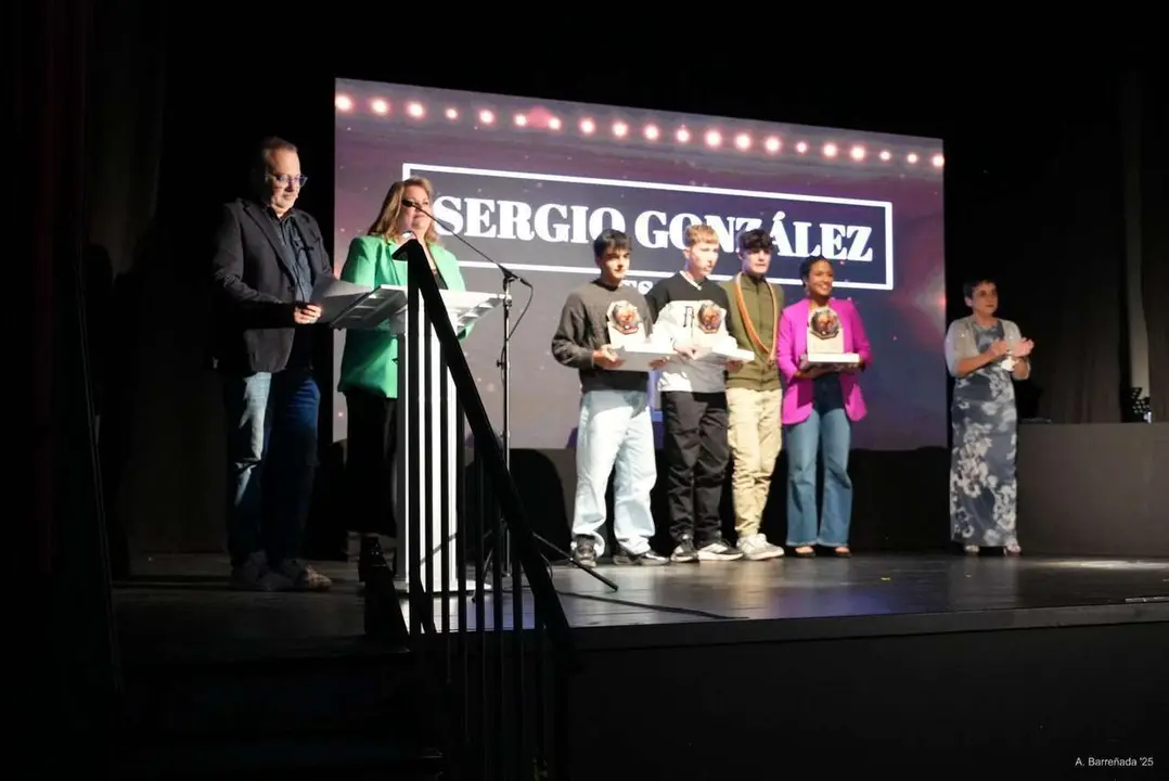 Participantes y premiados en la gala de la lucha leonesa celebrada en el auditorio Caf&eacute; Quijano. Antonio Barre&ntilde;ada.
