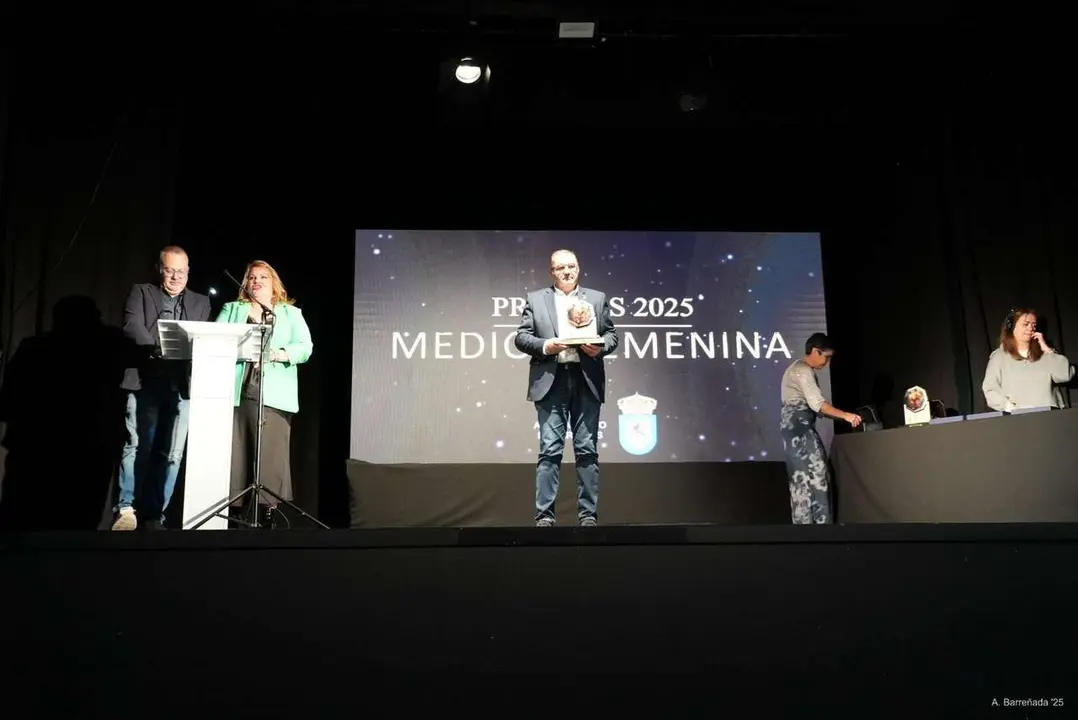 Participantes y premiados en la gala de la lucha leonesa celebrada en el auditorio Caf&eacute; Quijano. Antonio Barre&ntilde;ada.
