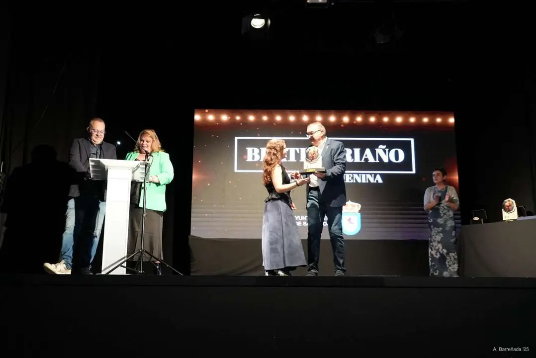 Participantes y premiados en la gala de la lucha leonesa celebrada en el auditorio Caf&eacute; Quijano. Antonio Barre&ntilde;ada.