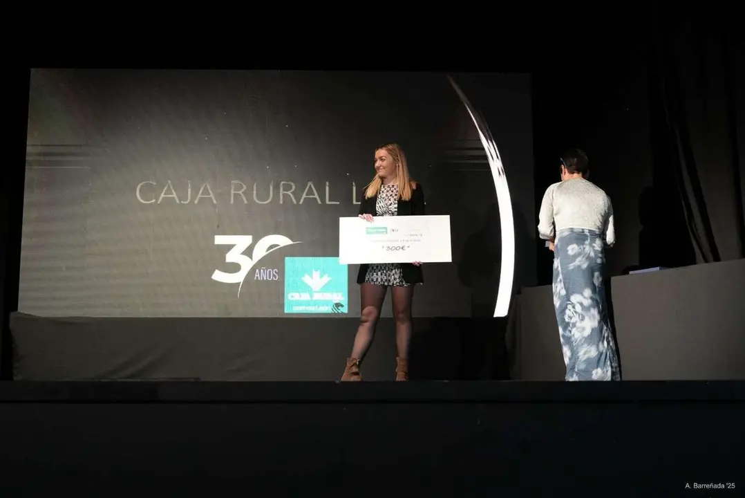 Participantes y premiados en la gala de la lucha leonesa celebrada en el auditorio Caf&eacute; Quijano. Antonio Barre&ntilde;ada.