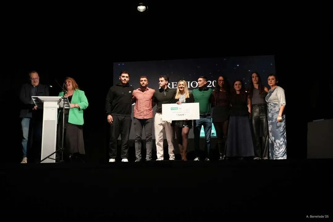 Participantes y premiados en la gala de la lucha leonesa celebrada en el auditorio Caf&eacute; Quijano. Antonio Barre&ntilde;ada.