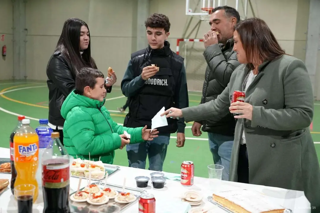 Participantes y premiados en la gala de la lucha leonesa celebrada en el auditorio Caf&eacute; Quijano. Antonio Barre&ntilde;ada.