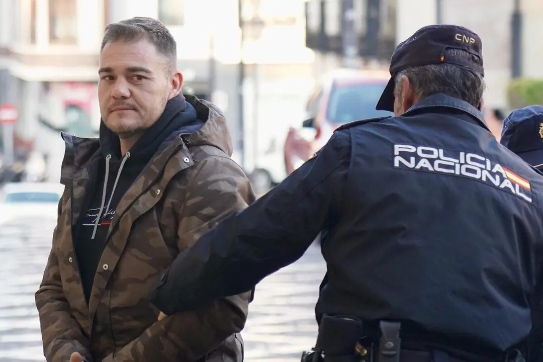 La Audiencia de Le&oacute;n acoge el juicio con jurado popular al hombre acusado de matar de una paliza a su padre en La Sota de Valderrueda, en Le&oacute;n. | ICAL