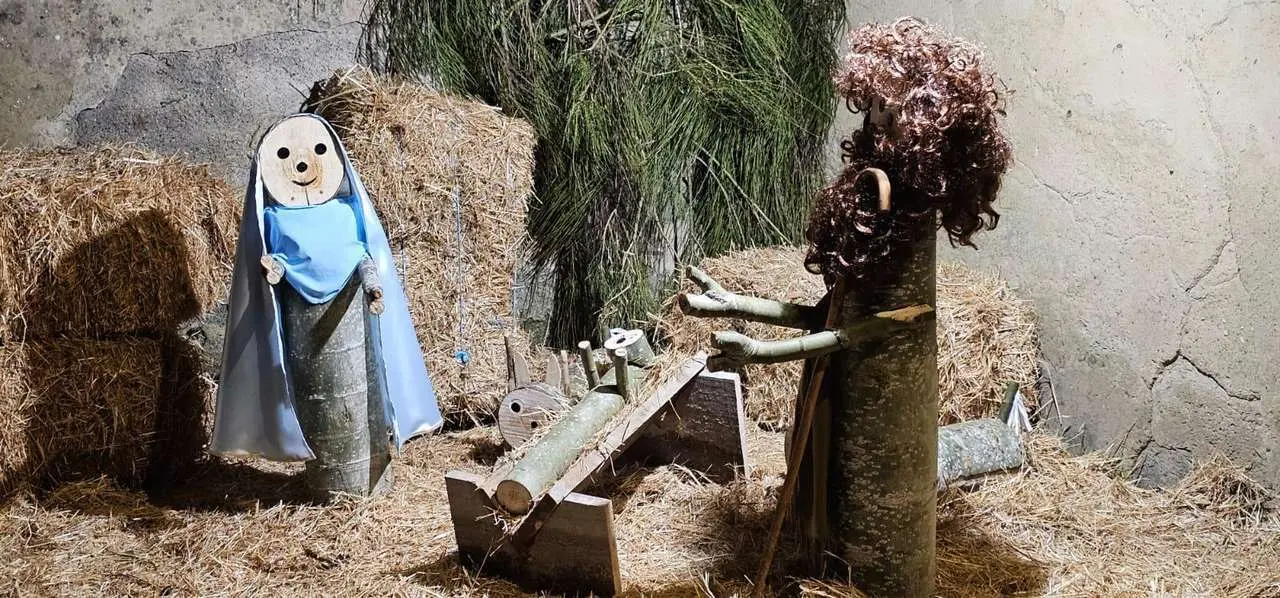 Ambiente navide&ntilde;o en C&aacute;rmenes durante el encendido de luces y la inauguraci&oacute;n del Bel&eacute;n de Playmobil. Le&oacute;n 24 horas.