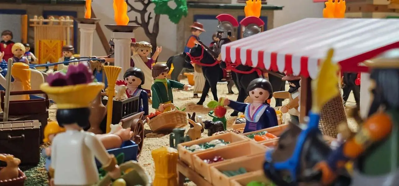 Ambiente navide&ntilde;o en C&aacute;rmenes durante el encendido de luces y la inauguraci&oacute;n del Bel&eacute;n de Playmobil. Le&oacute;n 24 horas.