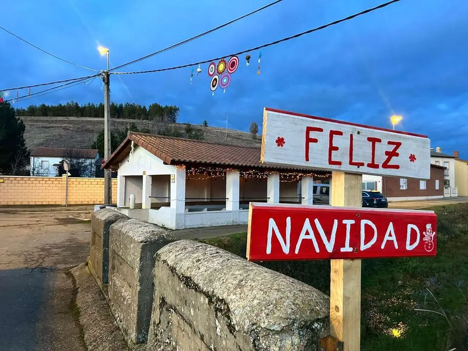 Ambiente del mercadillo y del alumbrado navide&ntilde;o de Villaverde la Chiquita. Minipinche _fotografias
