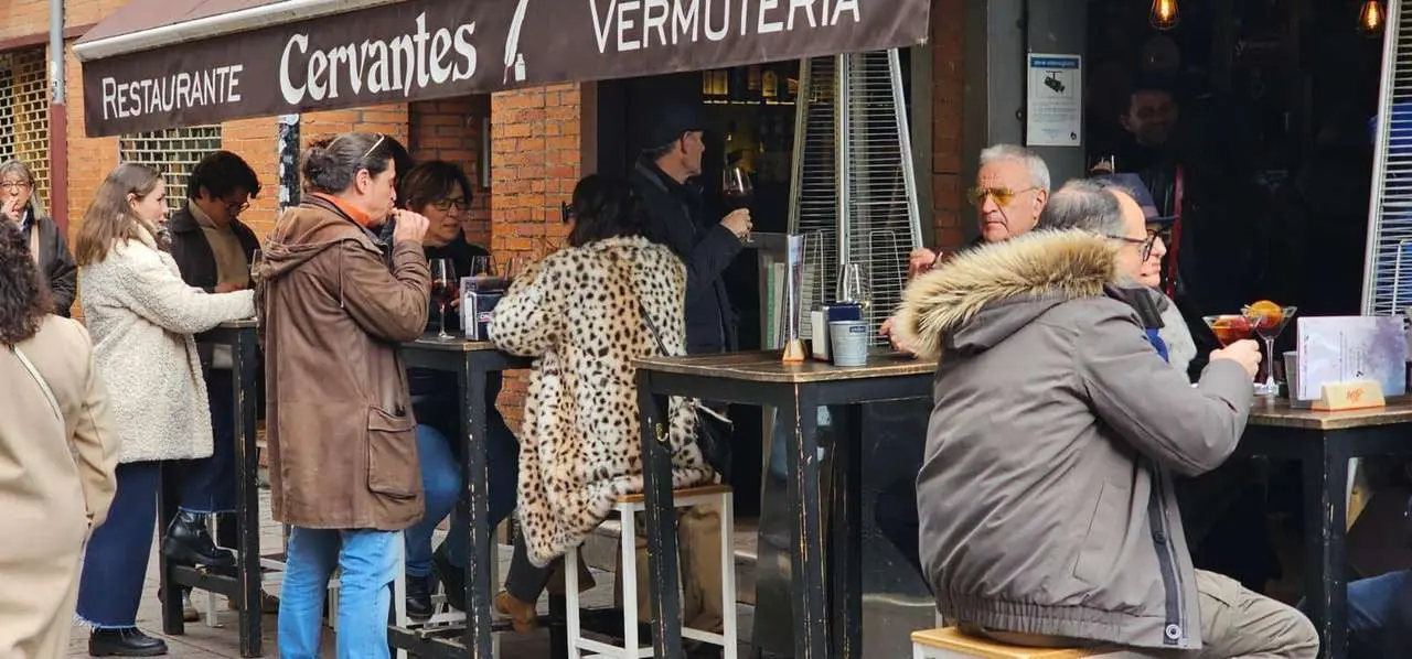 Im&aacute;genes del IX aniversario de la Vermuter&iacute;a Cervantes en el Barrio Rom&aacute;ntico de Le&oacute;n. Le&oacute;n 24 horas.