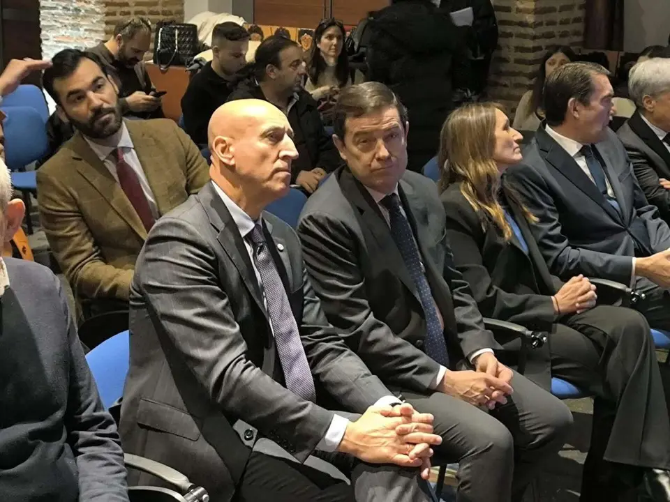 Jos&eacute; Antonio Diez, alcalde  socialista de Le&oacute;n, con el actual presidente de la Junta, Alfonso F. Ma&ntilde;ueco (PP). | LE&Oacute;N24HORAS