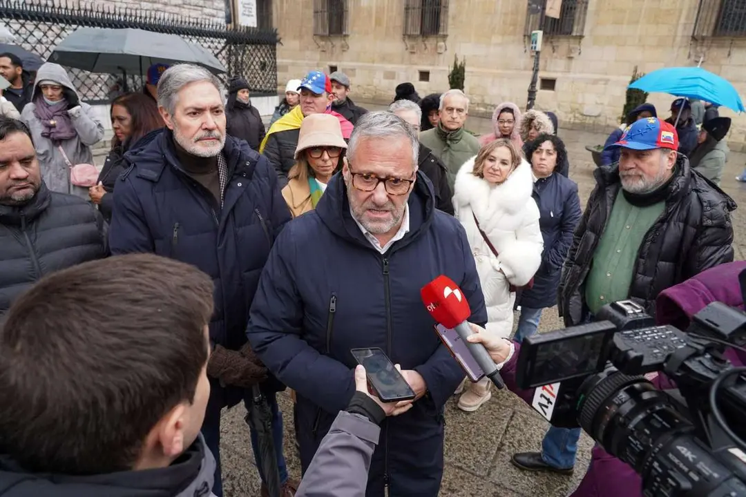 La Asociaci&oacute;n de venezolanos integrados en Le&oacute;n convocan una concentraci&oacute;n para reclamar respeto a la soberan&iacute;a del pueblo y pedir un juicio contra Nicol&aacute;s Maduro. Campillo. ICAL.