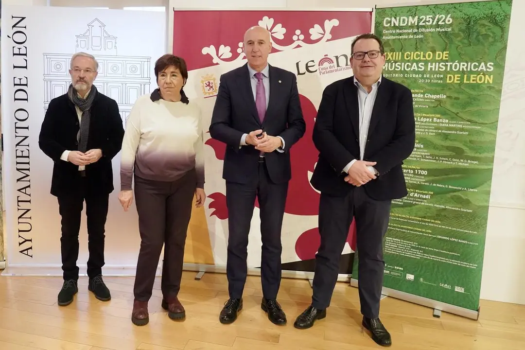 El alcalde de Le&oacute;n, Jos&eacute; Antonio Diez, present&oacute; este martes el XXIII Ciclo de M&uacute;sicas Hist&oacute;ricas de Le&oacute;n junto al director del Centro Nacional de Difusi&oacute;n Musical (CNDM), Francisco Jos&eacute; Lorenzo Fraile, la concejala de Acci&oacute;n y Promoci&oacute;n Cultural, Elena Aguado, y el doctor y profesor de Historia del Arte de la Universidad de Le&oacute;n, C&eacute;sar Garc&iacute;a. | ICAL