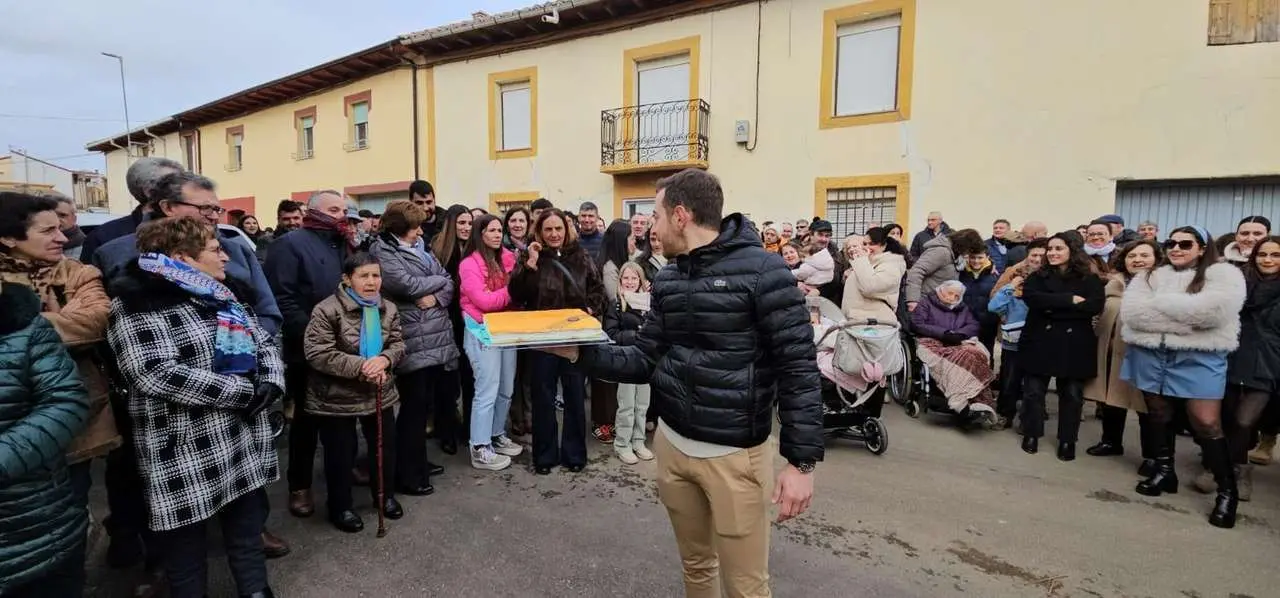 San Ant&oacute;n en Algadefe, con la tradicional subasta de tartas tras los actos del d&iacute;a. | Le&oacute;n 24 Horas