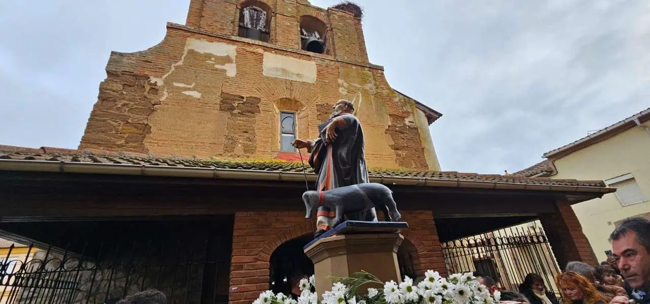 San Ant&oacute;n en Algadefe, con la tradicional subasta de tartas tras los actos del d&iacute;a. | Le&oacute;n 24 Horas