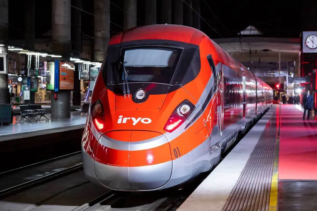 Varios vagones de un tren Iryo que viajaba de M&aacute;laga a Madrid  este domingo se salieron de la v&iacute;a y chocaron contra un Alvia que viajaba en sentido contrario.