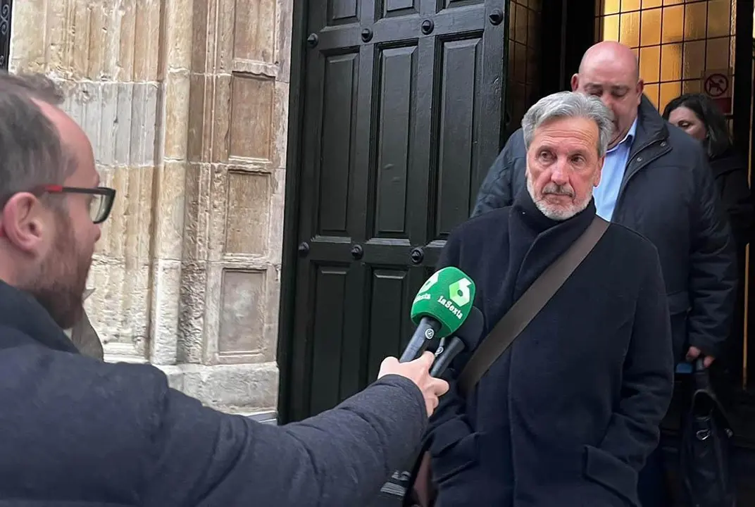 El expol&iacute;tico berciano Pedro Mu&ntilde;oz est&aacute; preso en Asturias: fue condenado a 16 a&ntilde;os y 11 meses de prisi&oacute;n por lesiones agravadas y varios delitos de maltrato a su segunda exmujer, la abogada y pol&iacute;tica leonesa Raquel D&iacute;az. Tambi&eacute;n est&aacute; condenado, junto a sus dos hijos, por alzamiento de bienes, aunque esta sentencia a&uacute;n no es firme. | ICAL