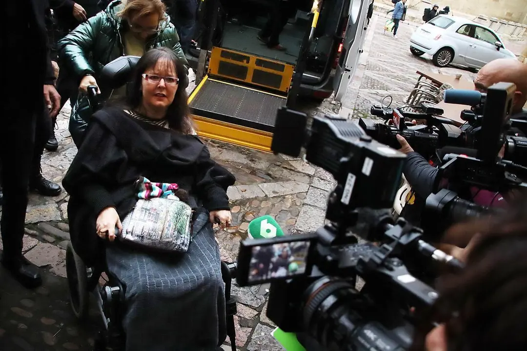 La abogada leonesa Raquel D&iacute;az, antes del inicio del juicio en la Audiencia Provincial de Le&oacute;n a su agresor, su exmarido, el expol&iacute;tico Pedro Mu&ntilde;oz. | ICAL