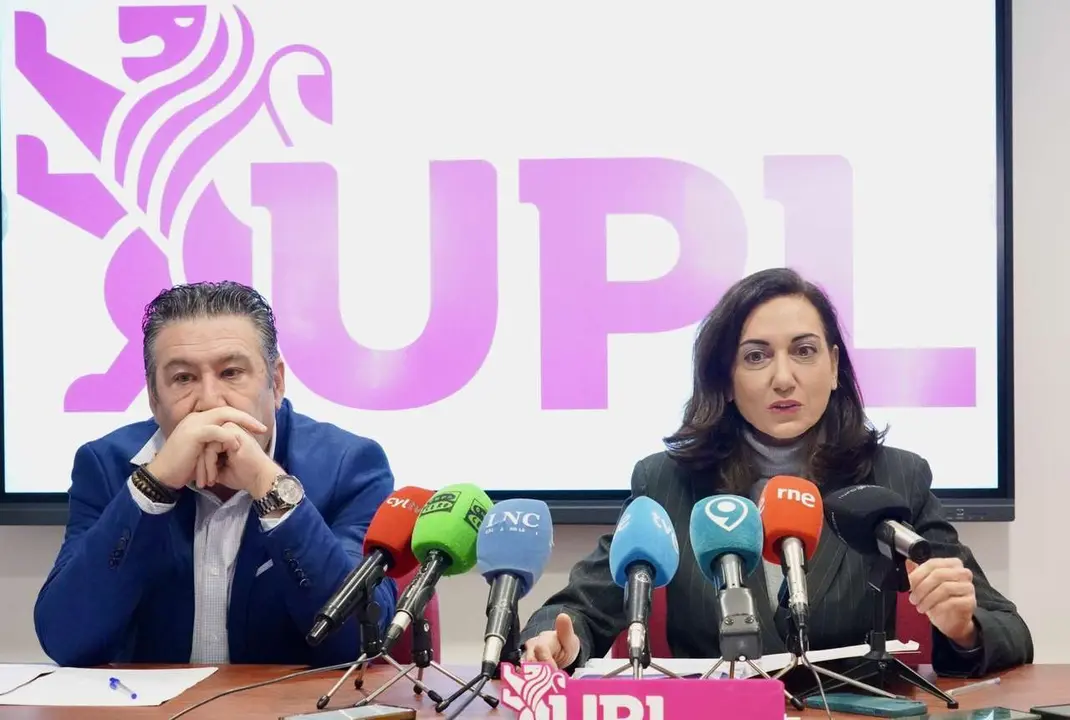 Campillo - La secretaria general de Uni&oacute;n del Pueblo Leon&eacute;s y candidata a las Cortes de Castilla y Le&oacute;n, Alicia Gallego, y el vicesecretario general de UPL y n&uacute;mero 2 de la lista, Luis Mariano Santos, comparecen para hablar sobre los debates electorales televisados